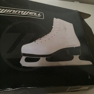 Women skates size 9